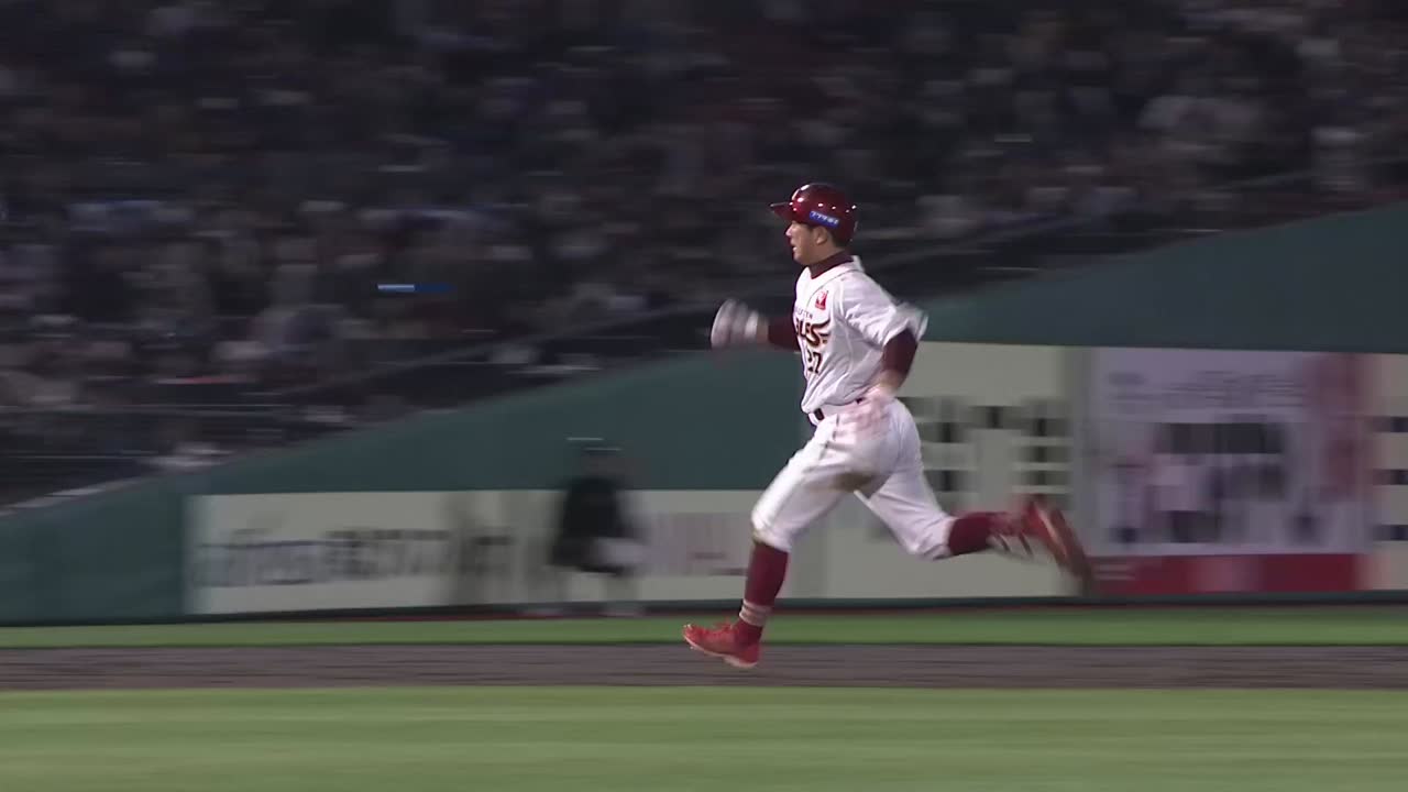 5回裏・岡島豪郎 ライトの頭上を越える3ベースを放ち、チャンスメイク!!