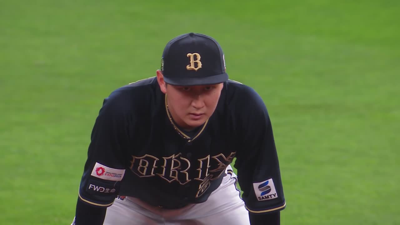 9回表・B紅林弘太郎 抜けそうな当たりをがっちりキャッチ!!