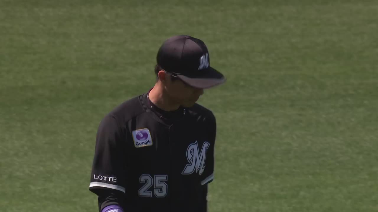 1回裏・M岡大海 快足飛ばしてスライディングキャッチ!!