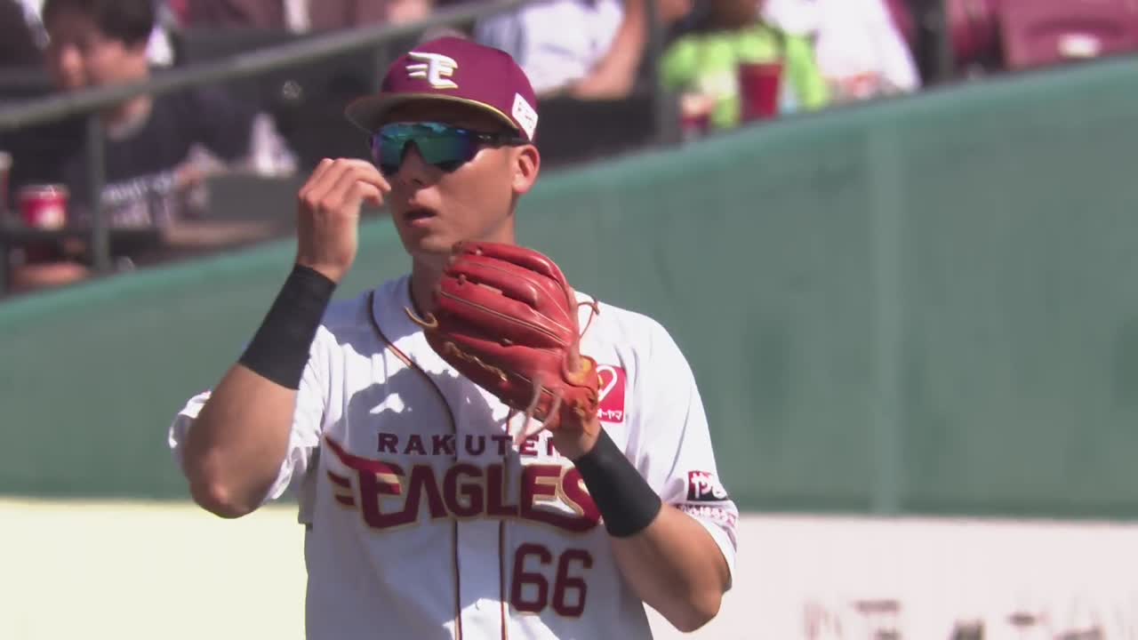 5回表・E村林一輝 三遊間の深い位置から正確な送球!!