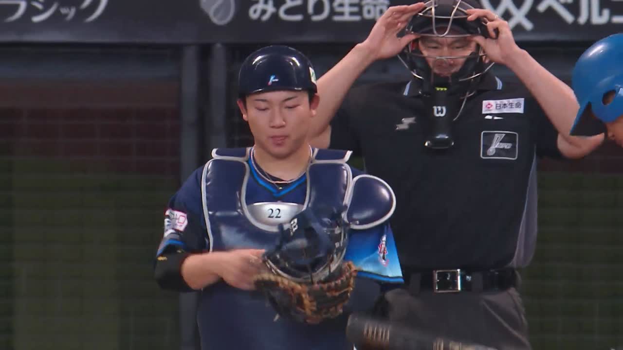 2回裏・L古賀悠斗 正確な送球で盗塁を阻止!!