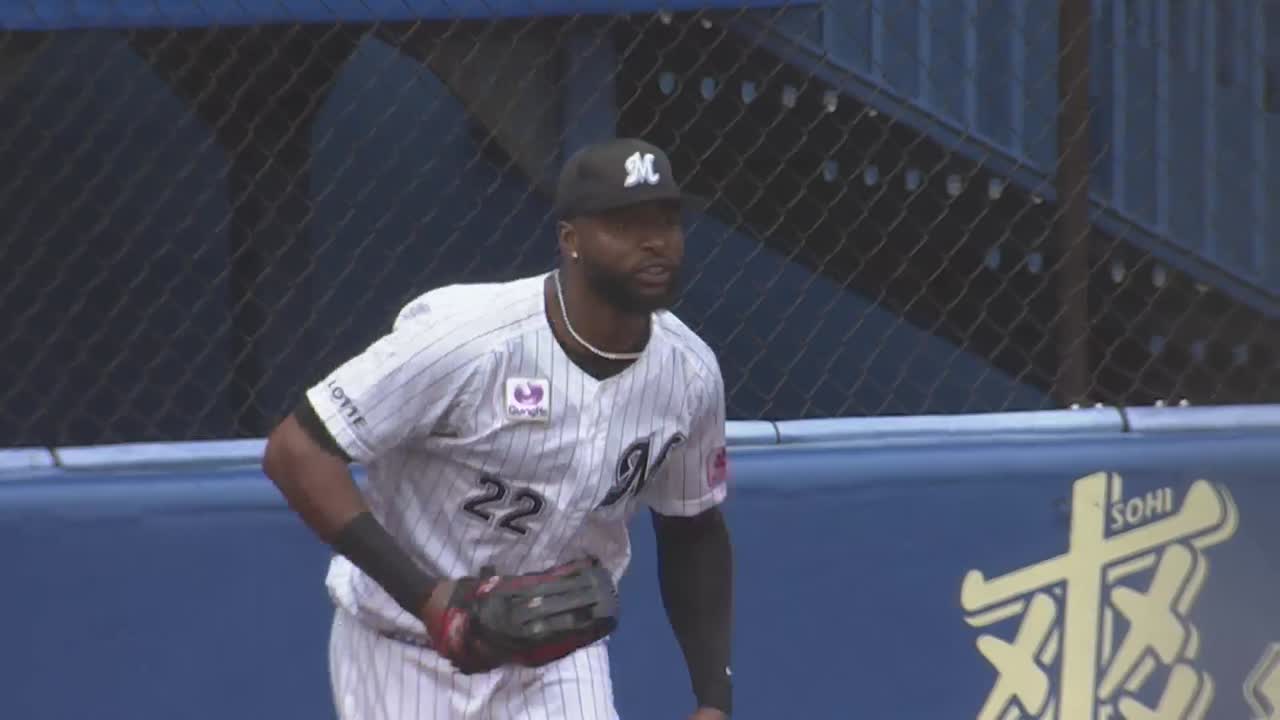 9回表・Mポランコ フェンス際の打球に上手く合わせる!!