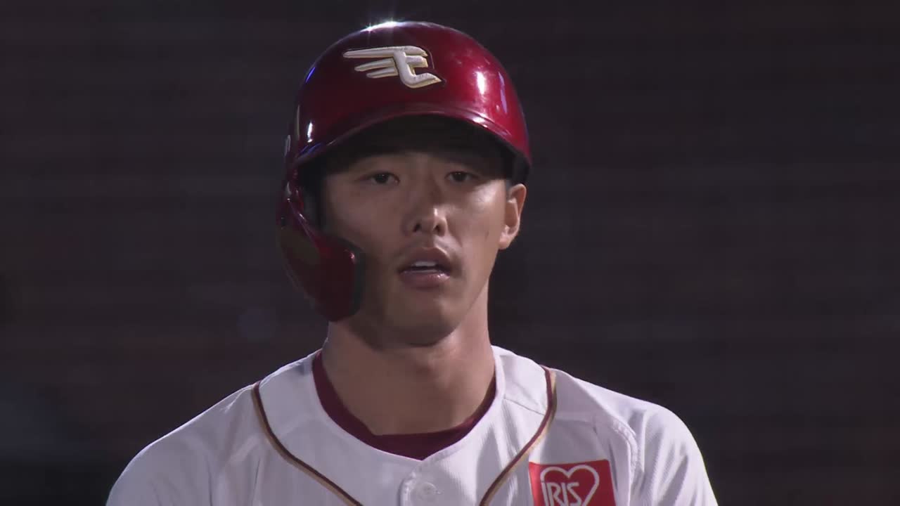7回裏・E辰己涼介 貴重な追加点!! 満塁のチャンスでタイムリーヒットを放つ!!