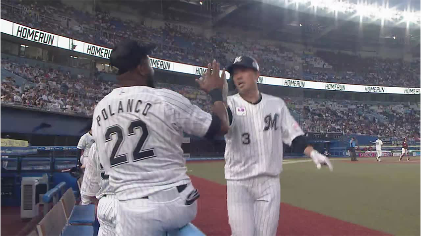 3回裏・M角中勝也 ファンの待つライトスタンドへの2ランで追加点!!