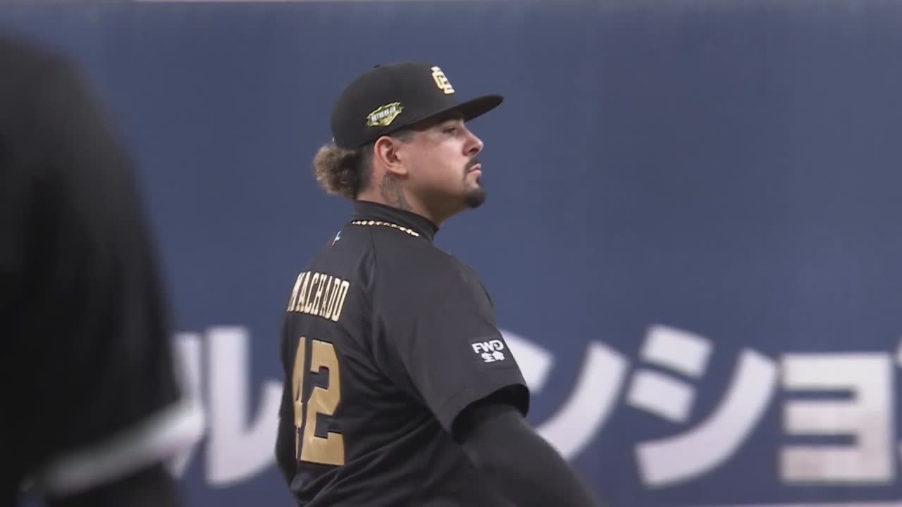 9回表・Bマチャド 好フィールディングでスクイズを阻止する!!