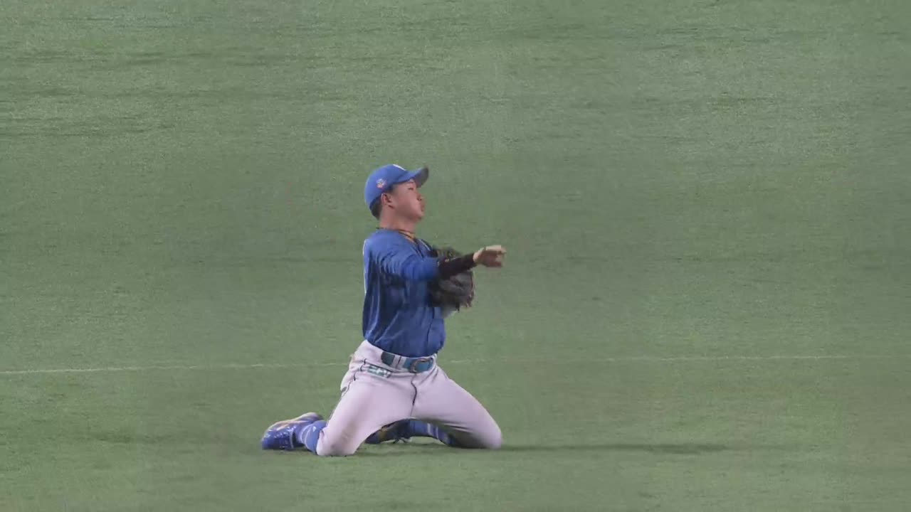 7回裏・F奈良間大己 難しい当たりを上手く捌きダブルプレーをとる!!