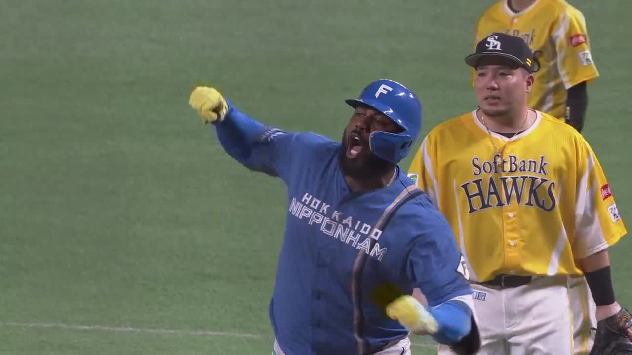 8回表・Fレイエス 綺麗に流し勝ち越しのタイムリーヒット!!