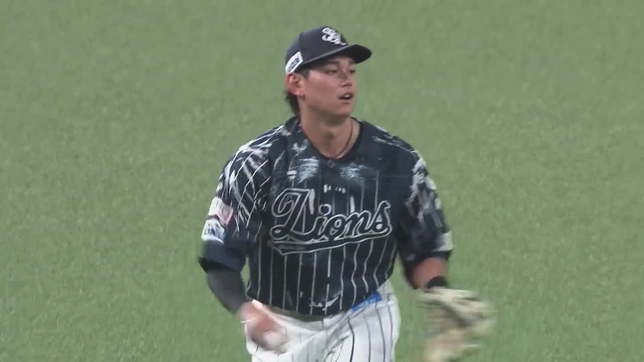 6回表・L西川愛也 スライディングキャッチを見せる!!