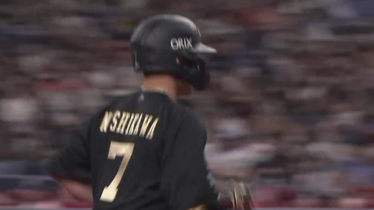 2回裏・B西川龍馬 ライト席上段へ今季第5号の先制2ランホームラン!!