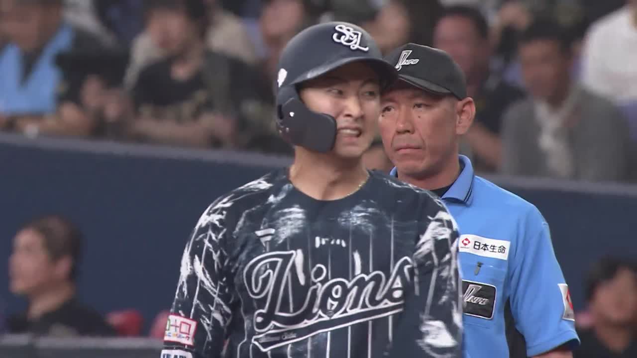 6回表・L山村崇嘉 ライトへのタイムリーヒットで1点差に迫る!!