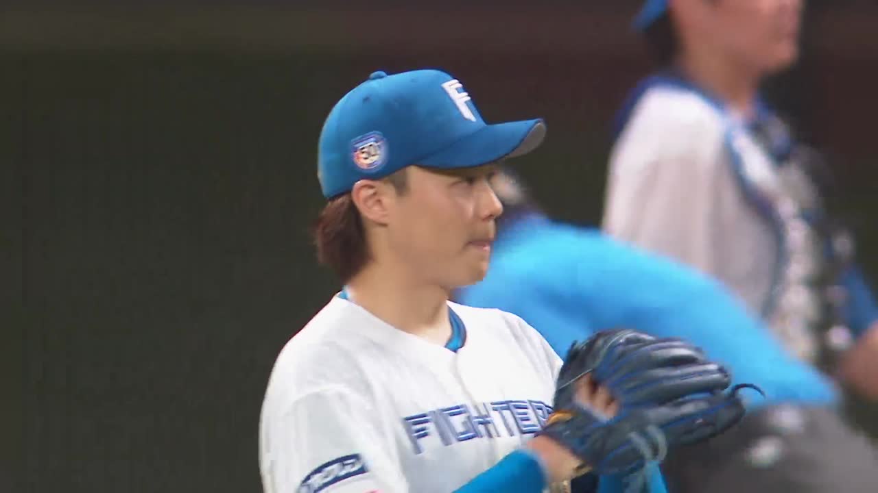 5回表・F山﨑福也 超反応!! ピッチャーへの強烈な打球を見事に捕球!!