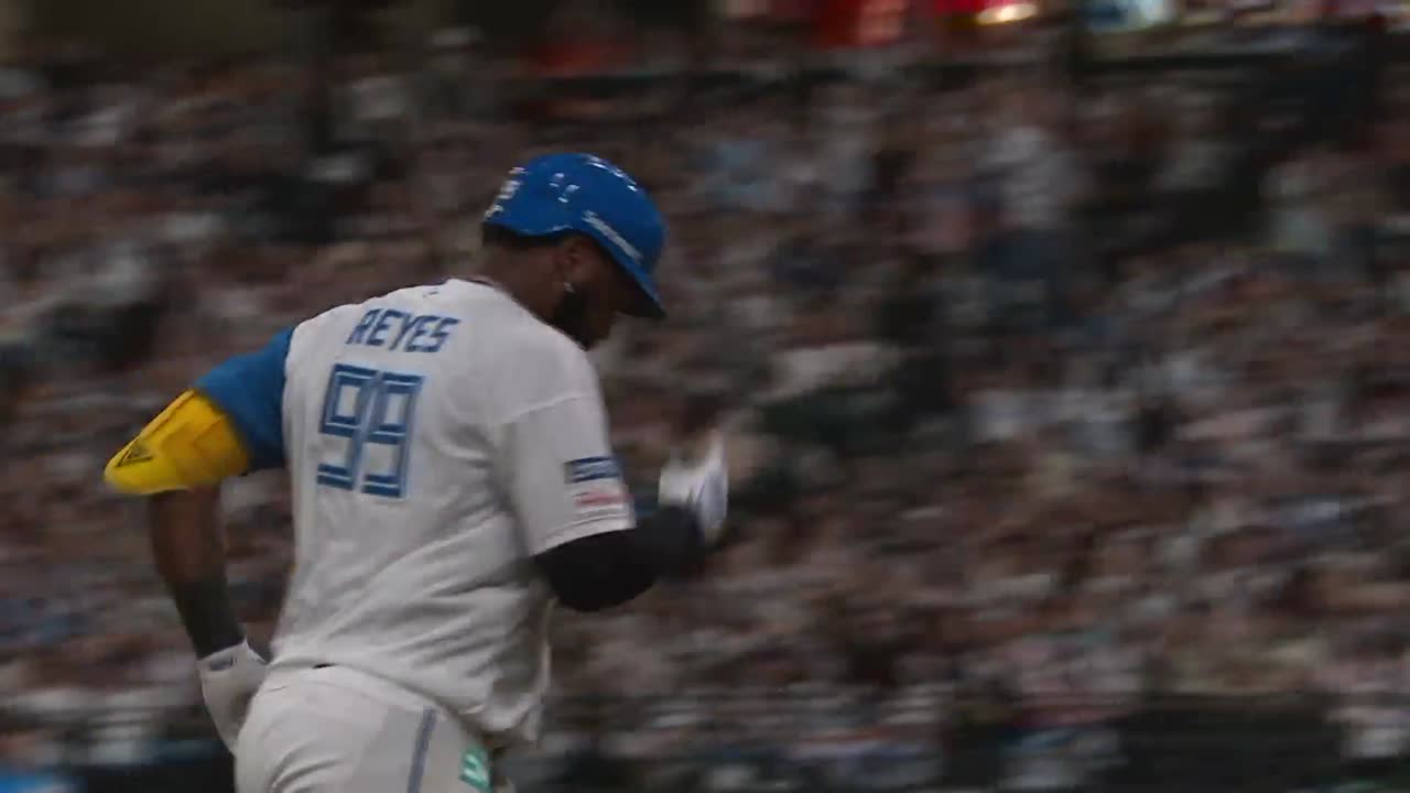 3回裏・Fレイエス ライトへの3ランホームランでマリーンズを突き放す!!