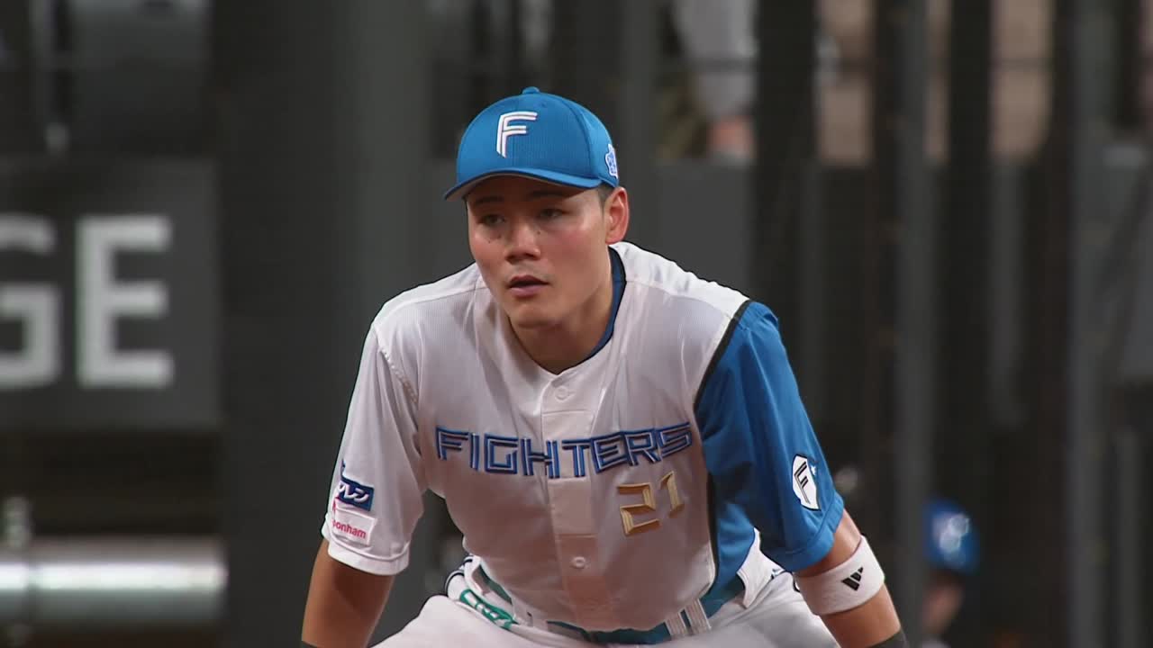 9回表・F清宮幸太郎 難しいバウンドに上手く合わせてアウトを奪う!!