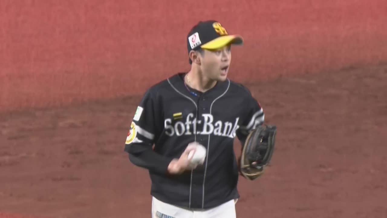 8回裏・H川瀬晃 好守で存在感!! センター方向への打球を後ろ向きにキャッチ!!