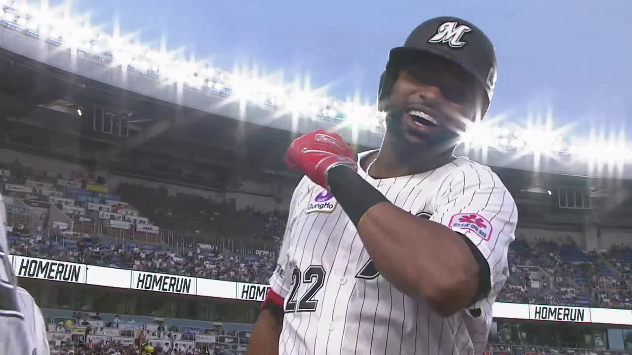 1回裏・Mポランコ ライトスタンドへの豪快な先制2ランホームラン!!