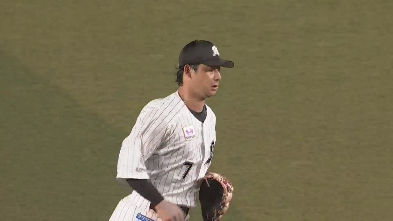 3回表・M藤岡裕大 ベアハンドで素早く捌く好プレー!!