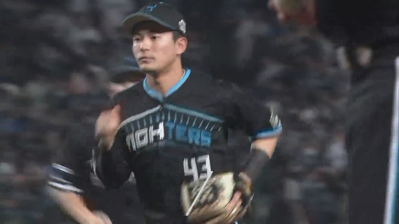 8回表・F水野達稀 抜けそうな打球に追いつく好守備を見せる!!