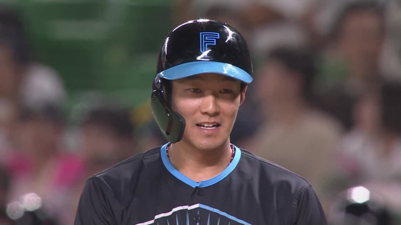 9回表・F石井一成 ライトへのタイムリーで1点差まで迫る!!
