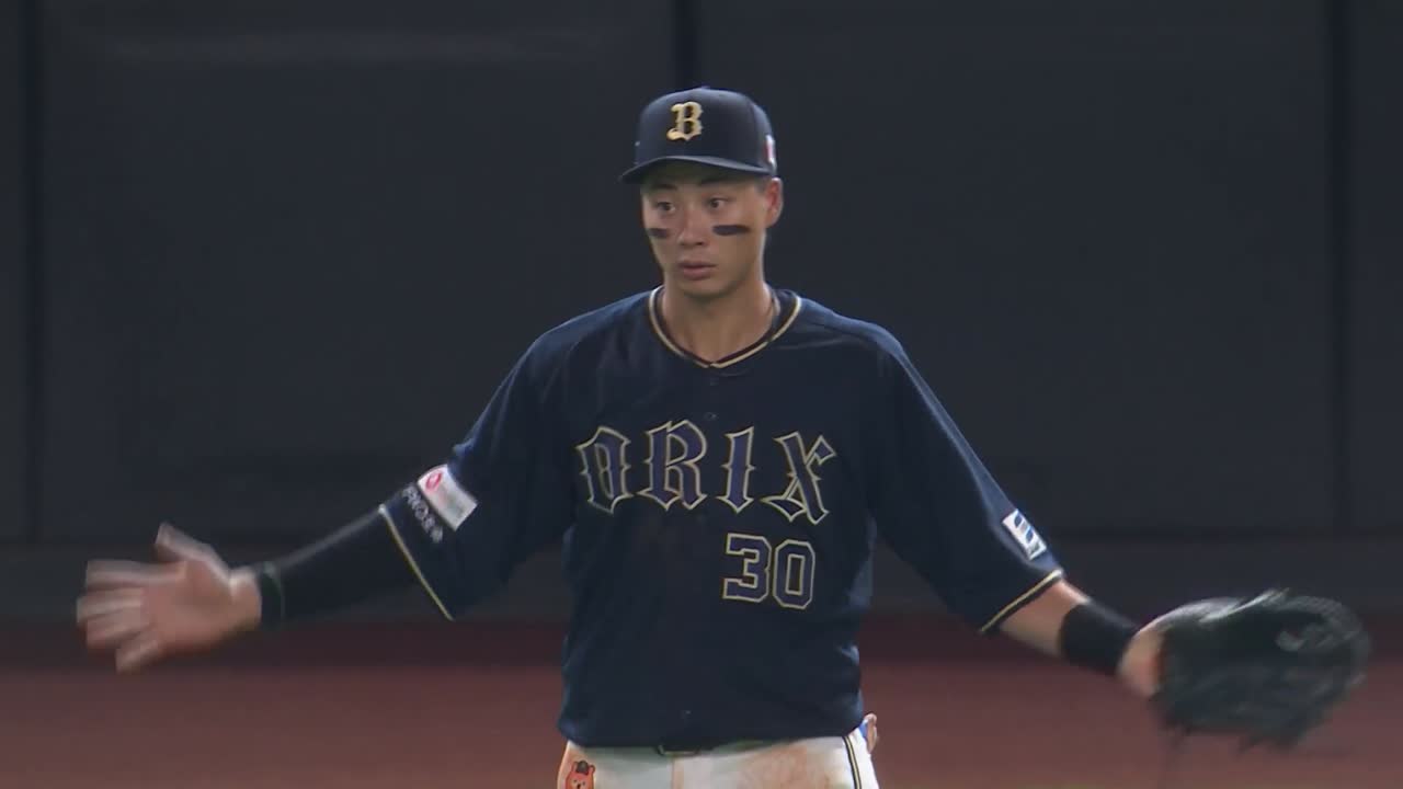 3回裏・B廣岡大志 センターゴロでランナーの進塁を防ぐ!!