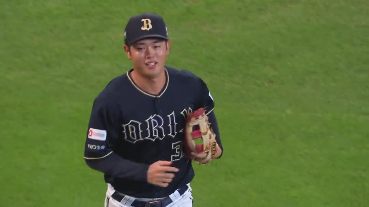 1回裏・B太田椋 華麗なバックハンドトス!!