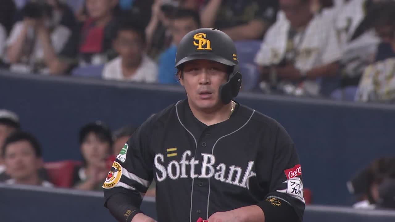 5回表・H甲斐拓也 レフトへのタイムリーヒットで追加点!!