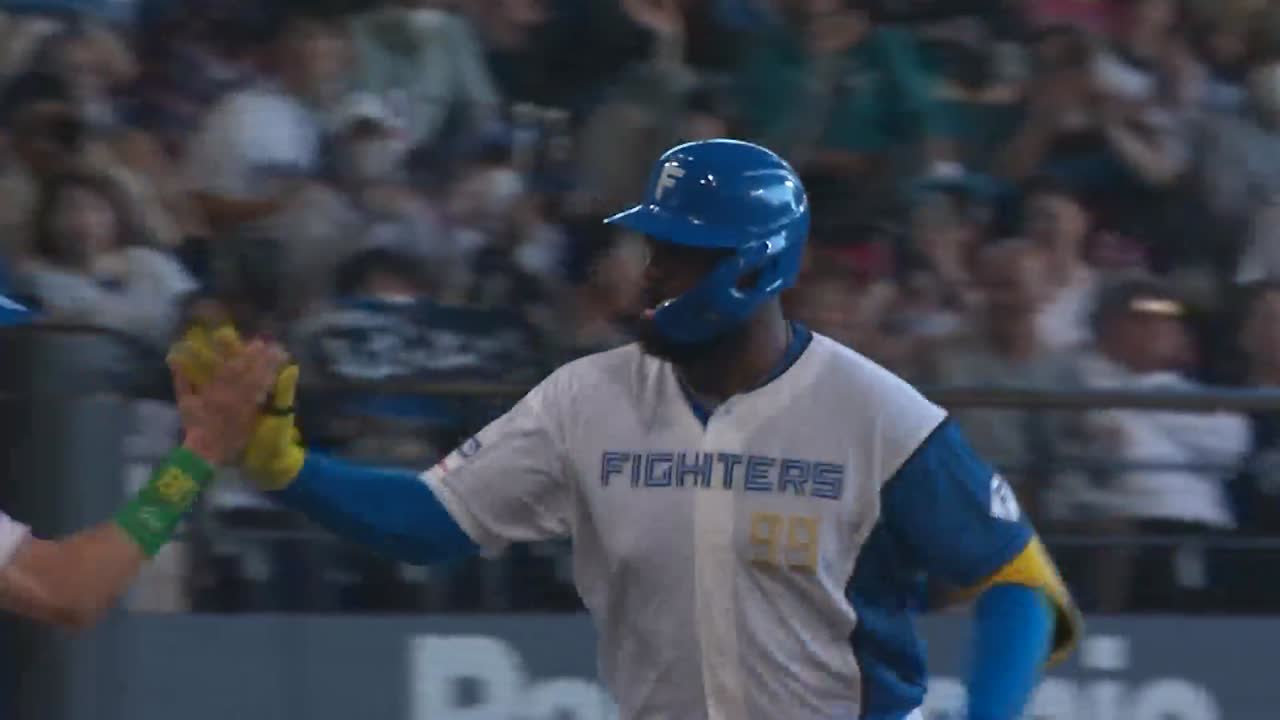 3回裏・Fレイエス 勝ち越しのソロホームランを放つ!!