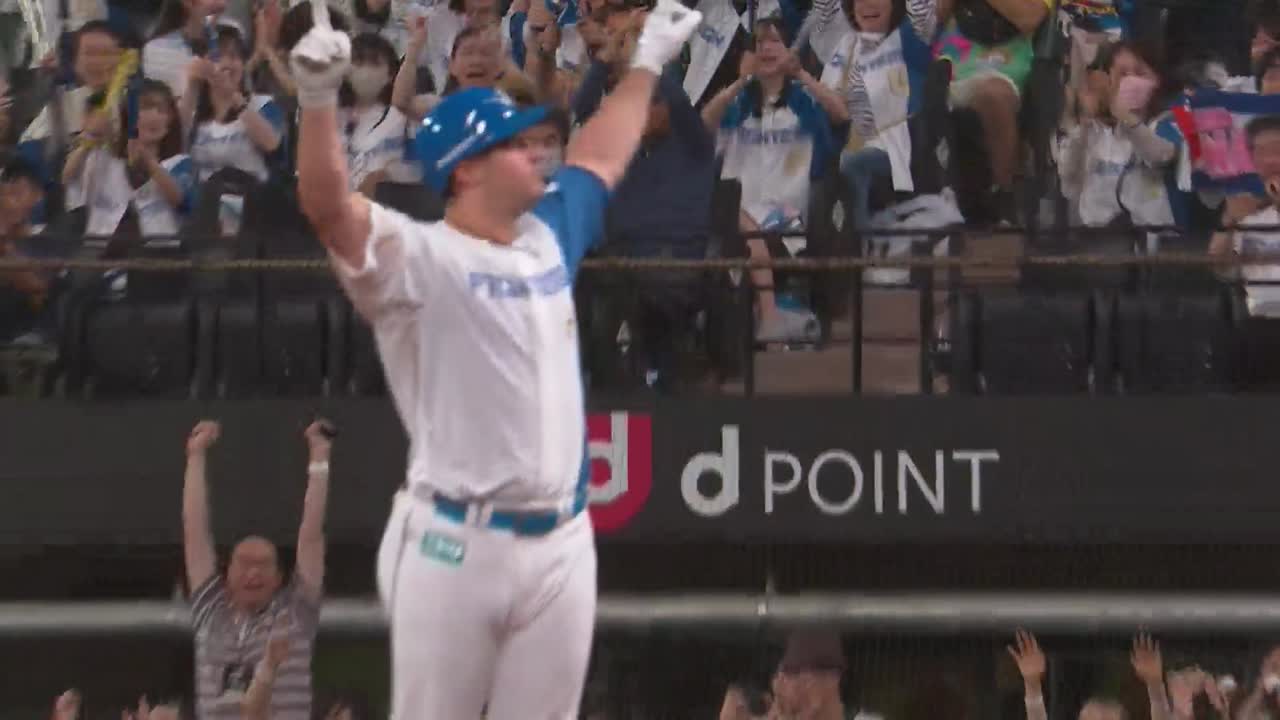 9回裏・Fマルティネス ライトの前に落ちるサヨナラタイムリーヒット!!