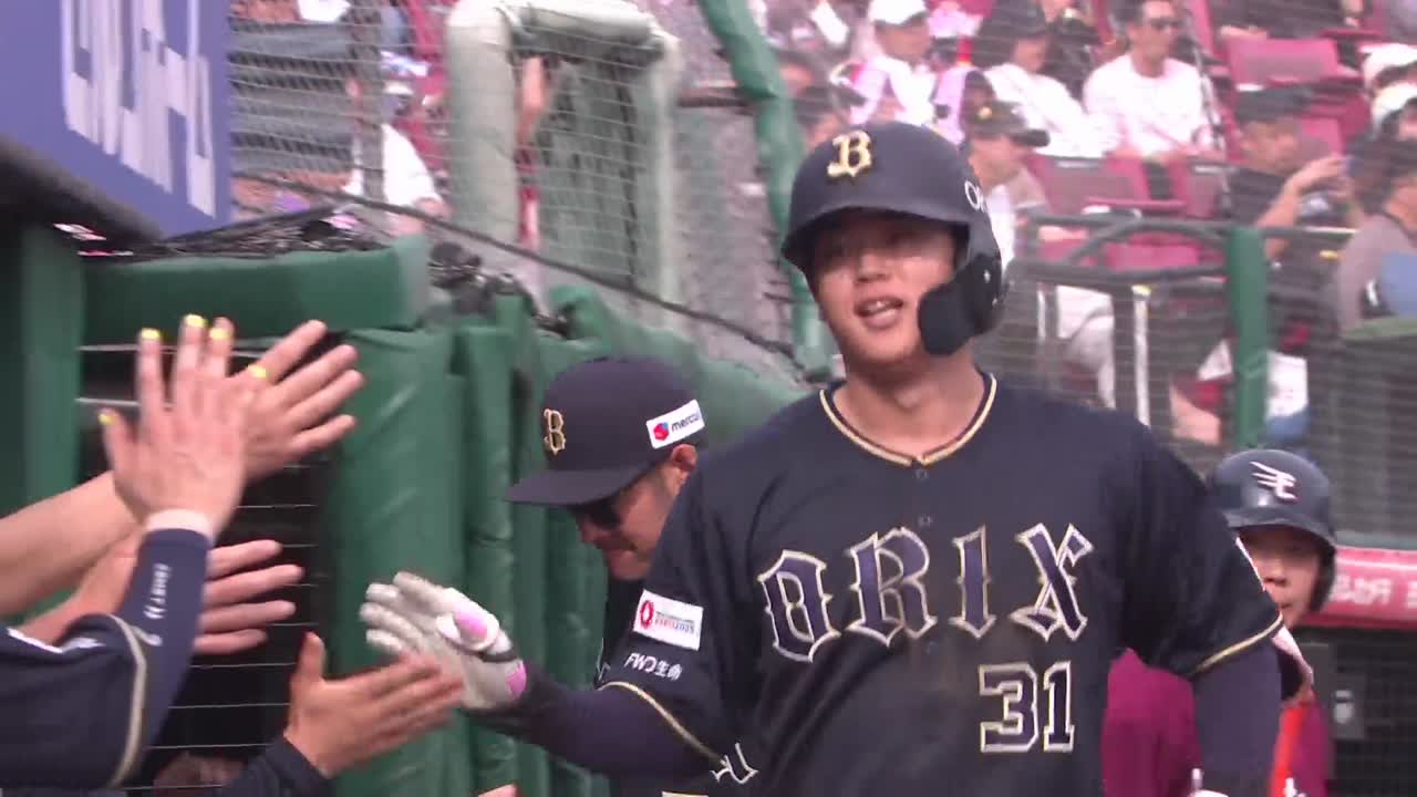 5回表・B太田椋 ライトポール際へのホームラン!!