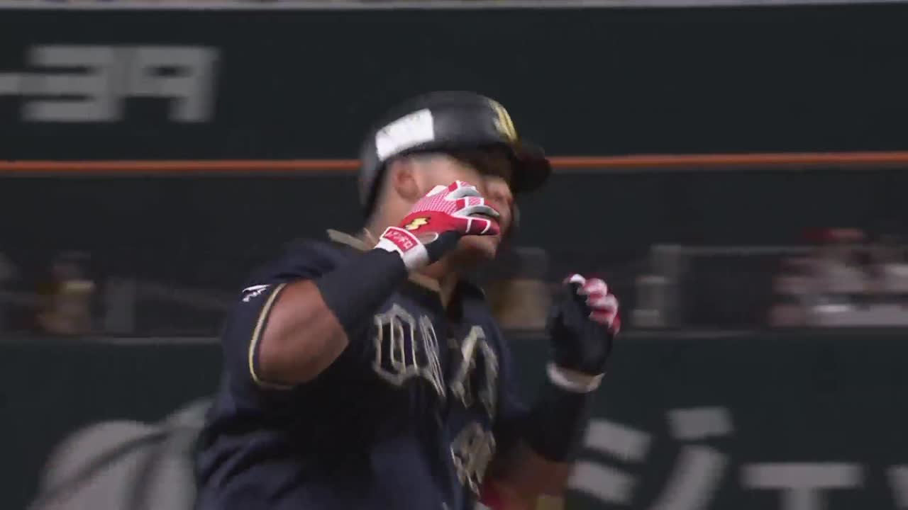 3回表・Bセデーニョ 豪快なスタンド中段への2ランホームラン!!