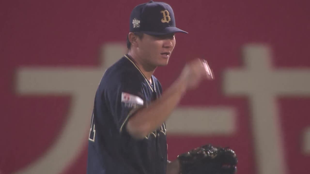 3回裏・B茶野篤政 右中間を襲う打球をダイビングキャッチ!!