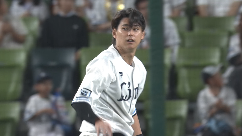 10回表・L西川愛也 広い守備範囲!! センター前に落ちそうな打球をダイビングキャッチ!!