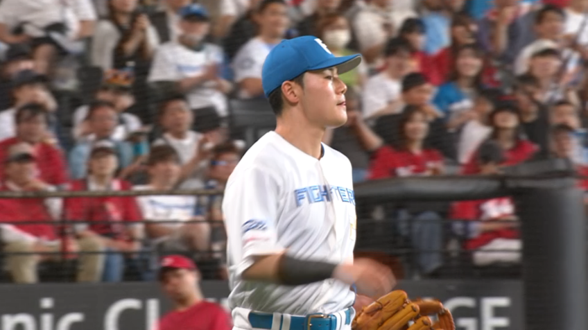 1回表・F清宮幸太郎 3塁線の難しい打球をさばくファインプレー!!