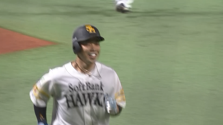 4回裏・H近藤健介 直球を捉えた!! ライトへの先制2ランホームラン!!