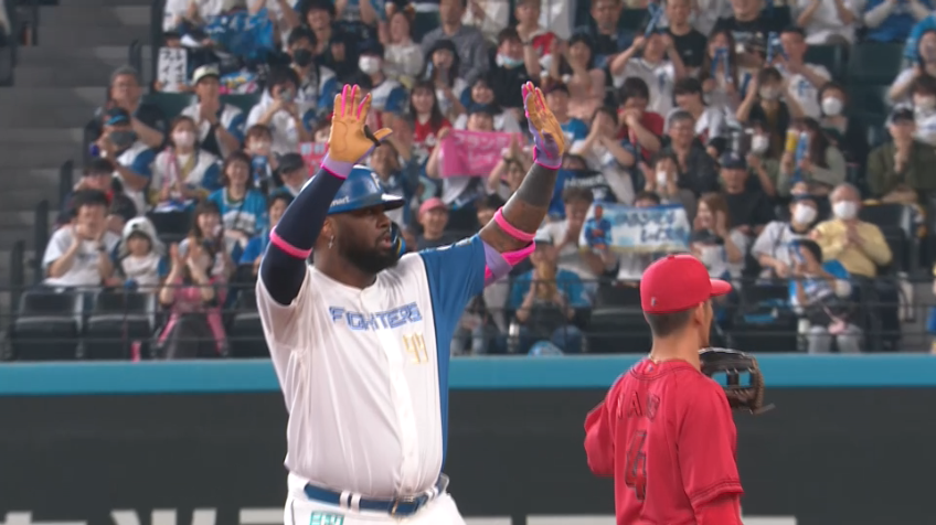 6回裏・Fレイエス 3打数3安打で猛打賞を記録!!