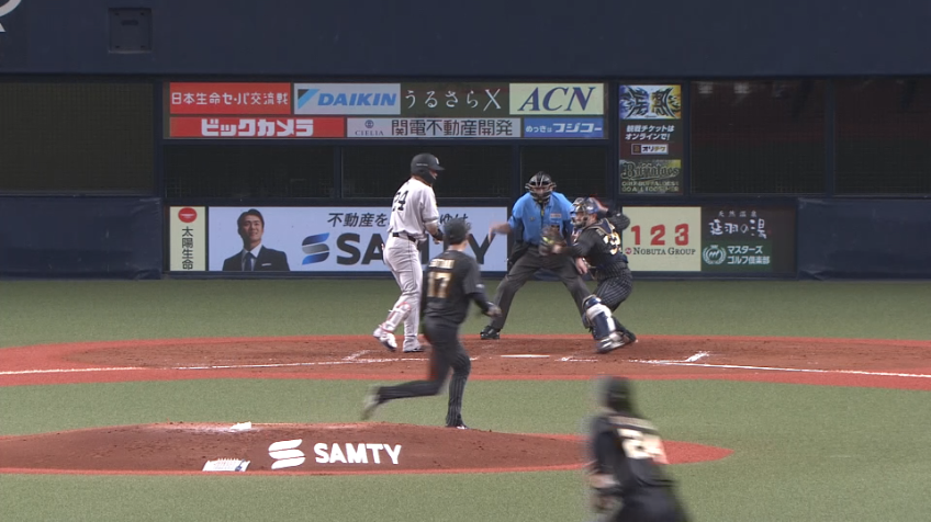4回表・B福永奨 走者を見逃さず素早い送球で盗塁阻止!!