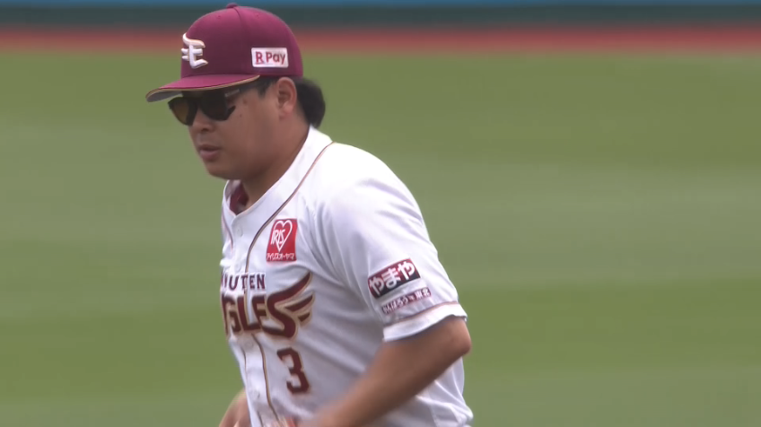 3回表・E浅村栄斗 横っ飛びのダイビングキャッチで盛り立てる!!