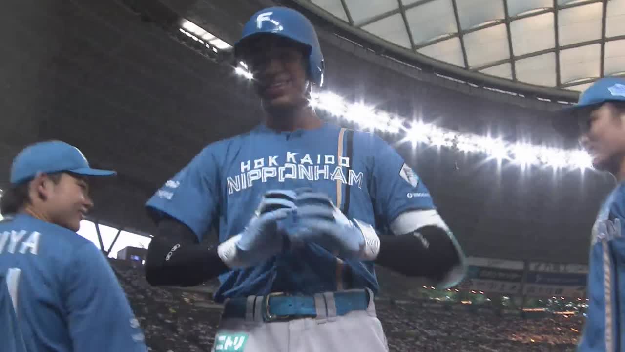 3回表・F万波中正 完璧に捉えたバックスクリーンへの先制ソロHR!!