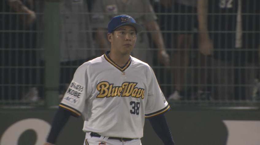 8回表・B来田涼斗 フェンス際の打球をジャンピングキャッチ!!