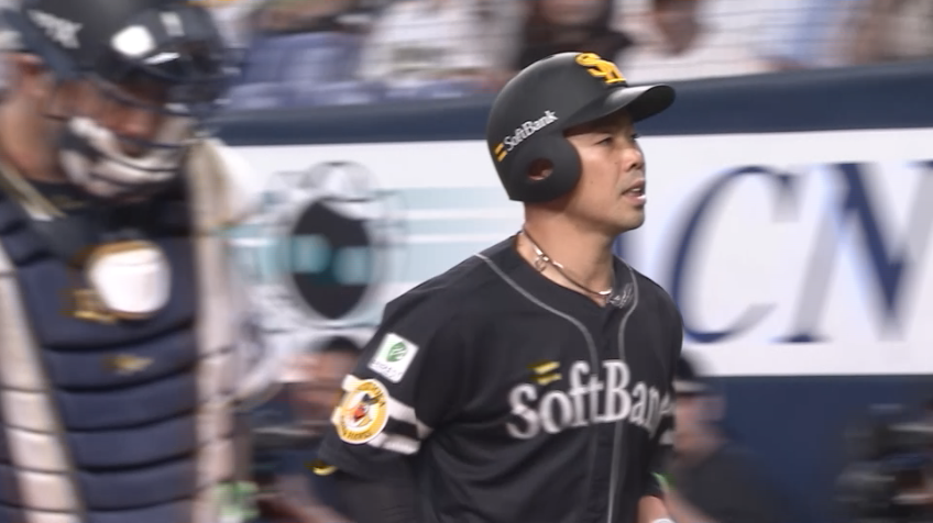8回表・H近藤健介 ライトへのタイムリーヒットでさらに得点を重ねる!!