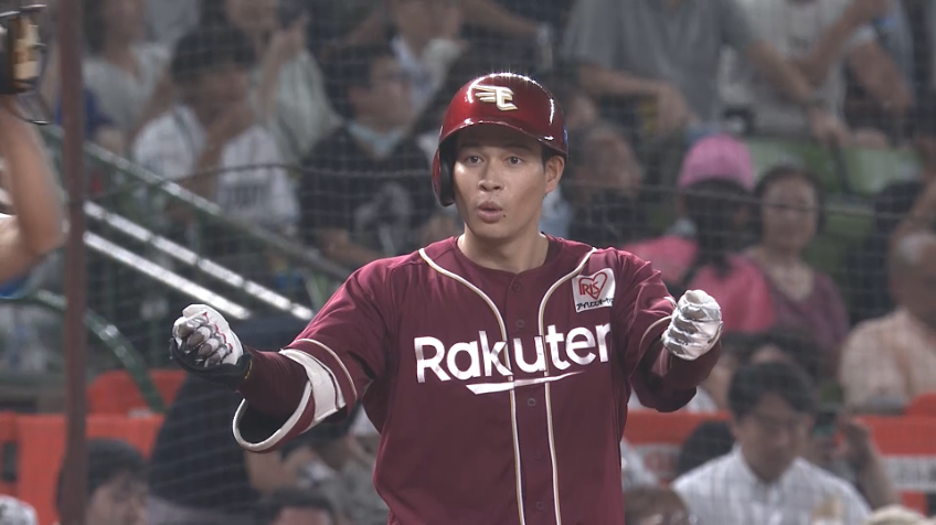 6回表・E中島大輔 パ・リーグ新記録となる4試合連続の3塁打を放つ!!