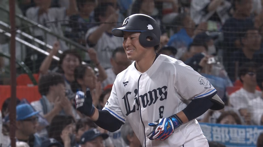 8回裏・L渡部聖弥 センターオーバーの3ベースで今日猛打賞!!