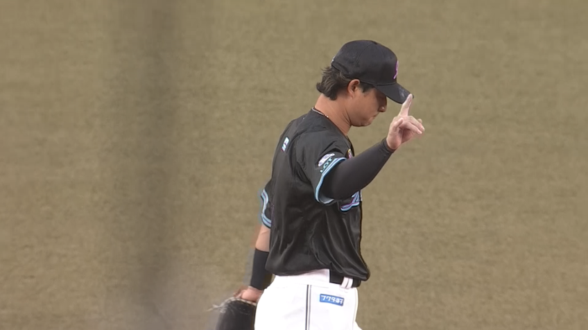 1回表・M藤岡裕大 上手いキャッチと華麗なスローでファインプレー!!
