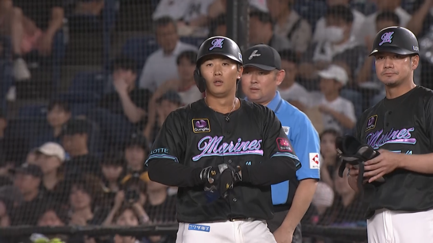 5回裏・M宮崎竜成 センター前へキャリア2本目のヒットを放つ!!