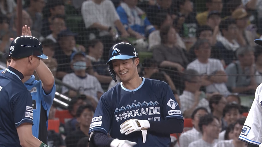 3回表・F石井一成 2打席連続タイムリー!! ライトへの3ベースヒット!!