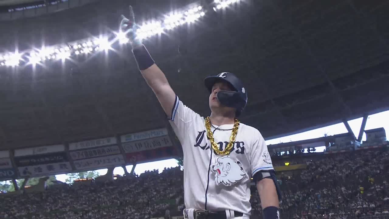 2回裏・Lネビン ファンの待つレフトスタンドへの先制ソロHR!!