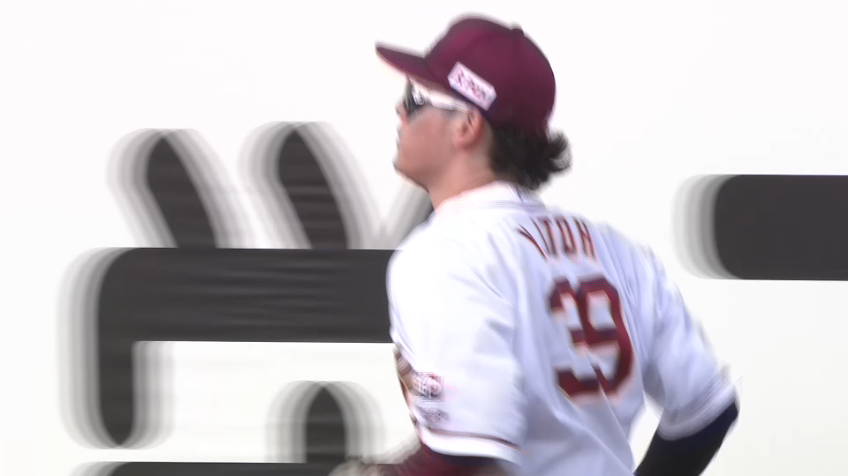 9回表・E伊藤裕季也 痛烈な打球を見事にキャッチ!!