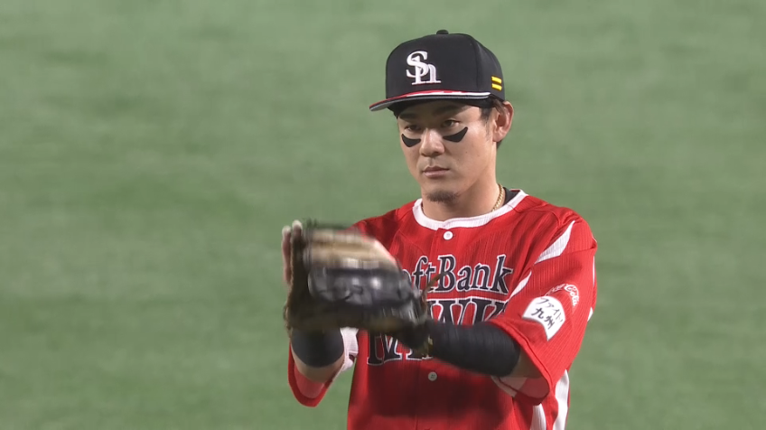 8回表・H佐藤直樹・牧原大成 見事な中継プレーで3塁への進塁を阻止!!