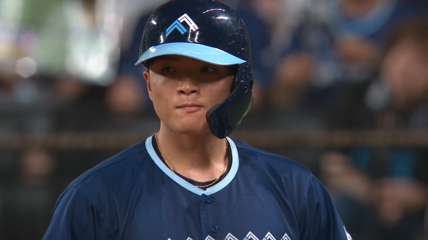 5回裏・F郡司裕也 打線が繋がりライトへのタイムリーで再び2点差に!!