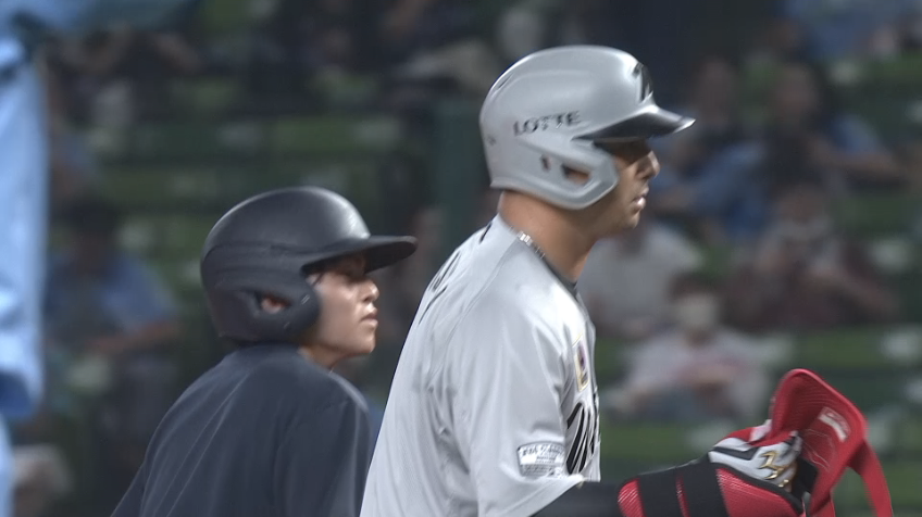 10回表・M藤岡裕大 代打起用に応えた!! 勝ち越しタイムリー2ベース!!