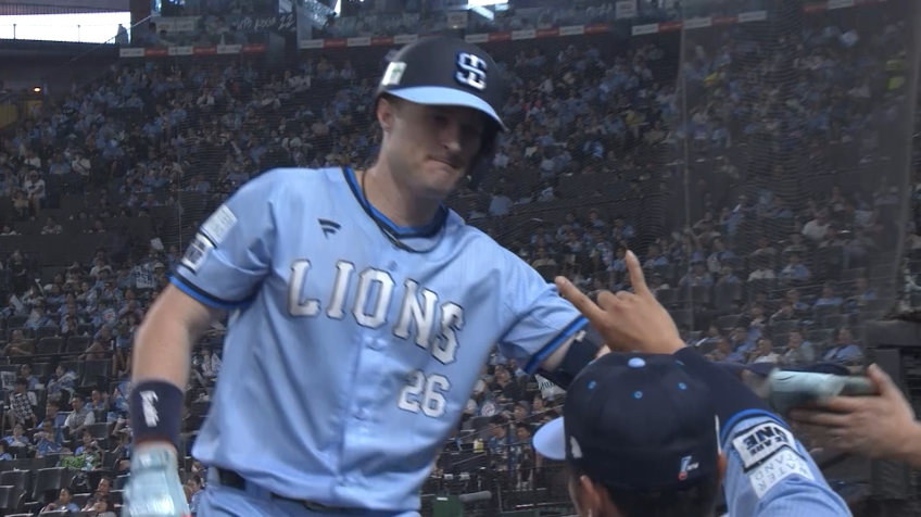 1回裏・Lネビン 4番の仕事!! ライトへの犠牲フライで初回から先制!!